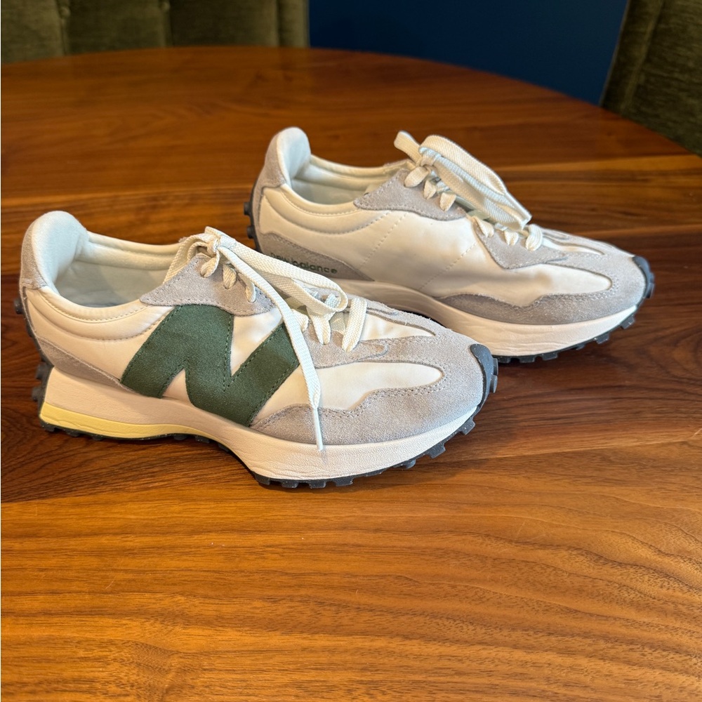 New Balance 327 Sneaker - Picture 4 of 9